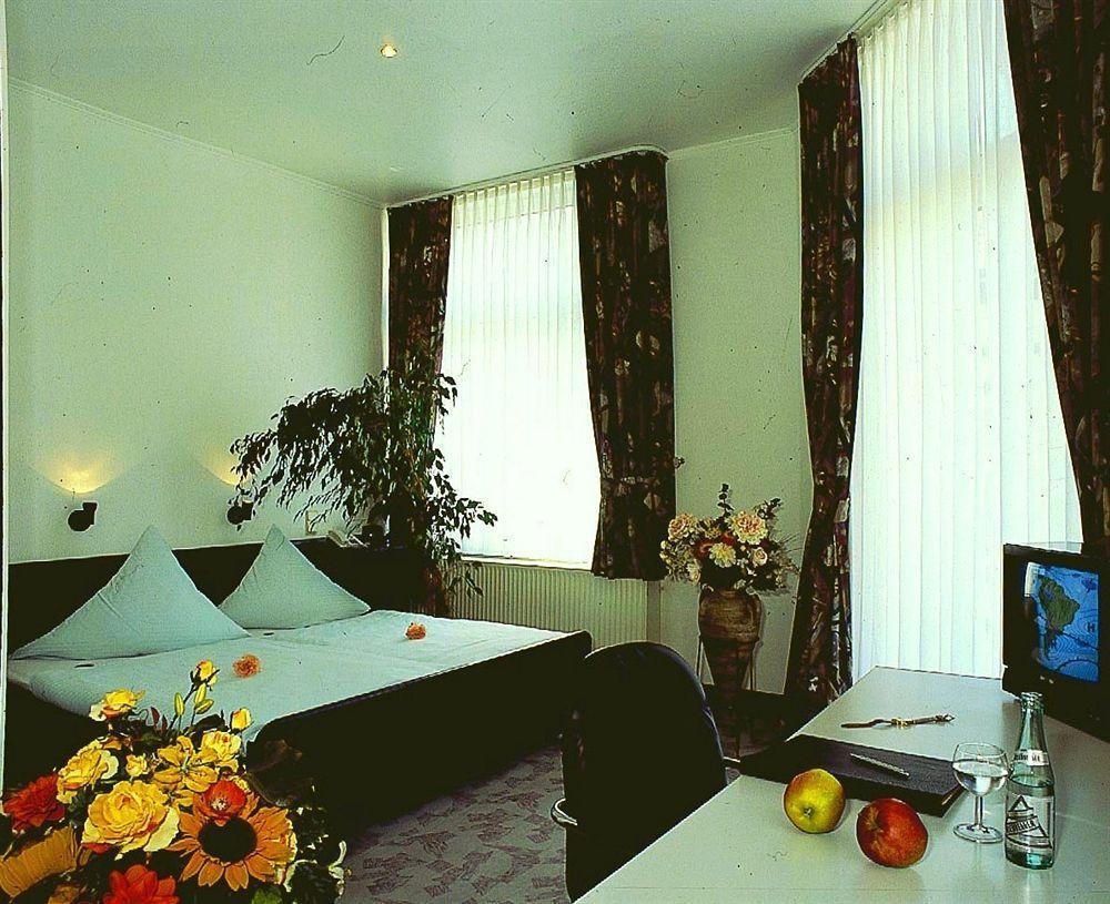 Hotel Garni Haus Hindenburg Königswinter Buitenkant foto