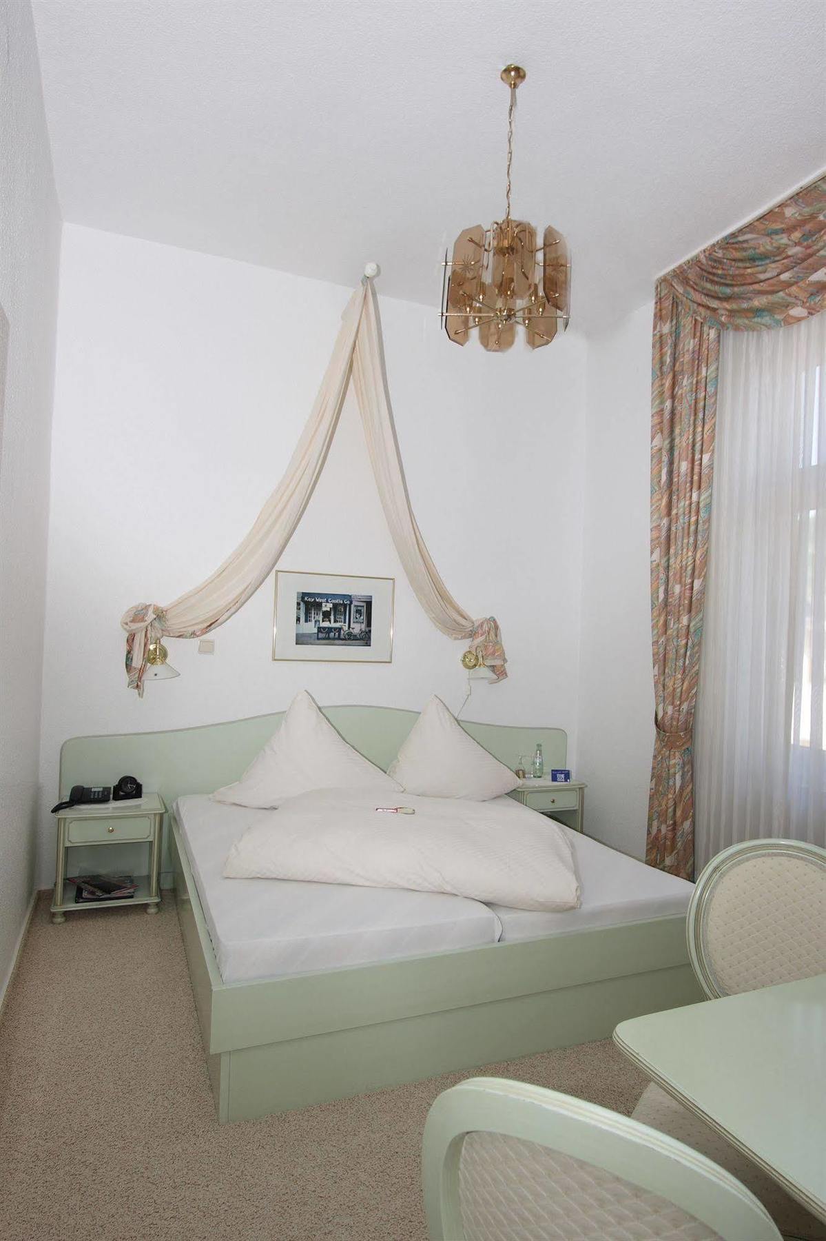 Hotel Garni Haus Hindenburg Königswinter Buitenkant foto