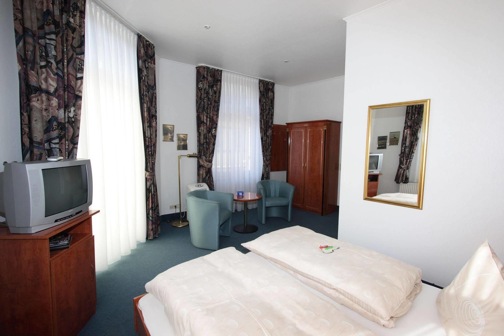 Hotel Garni Haus Hindenburg Königswinter Buitenkant foto